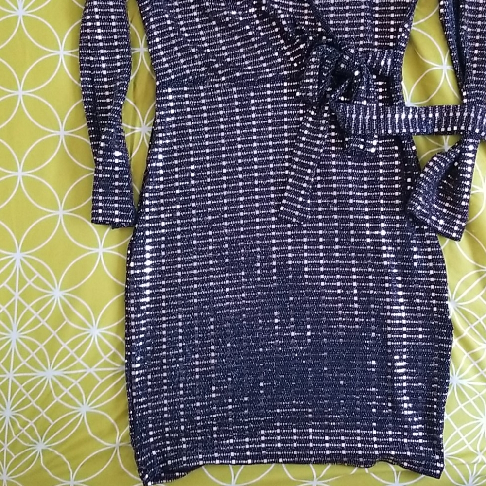 Dress - Picture 3 of 3